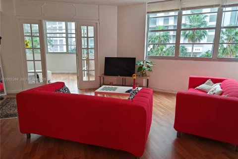 Condo in Miami, Florida, 2 bedrooms  № 2173744 - photo 6