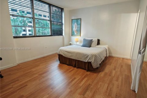 Condo in Miami, Florida, 2 bedrooms  № 2173744 - photo 26