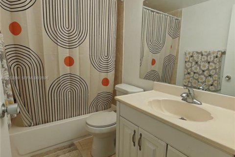 Condo in Miami, Florida, 2 bedrooms  № 2173744 - photo 23