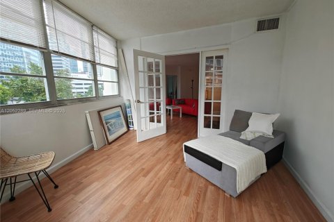 Condo in Miami, Florida, 2 bedrooms  № 2173744 - photo 18