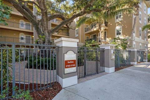 Copropriété à louer à Sarasota, Floride: 2 chambres, 104.24 m2 № 1745312 - photo 1