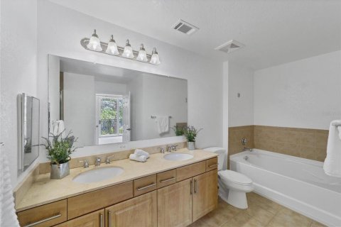 Condominio en alquiler en Sarasota, Florida, 2 dormitorios, 104.24 m2 № 1745312 - foto 8