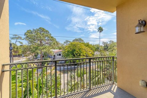 Condominio en alquiler en Sarasota, Florida, 2 dormitorios, 104.24 m2 № 1745312 - foto 3