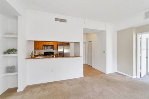 Condominio en alquiler en Sarasota, Florida, 2 dormitorios, 104.24 m2 № 1745312 - foto 13