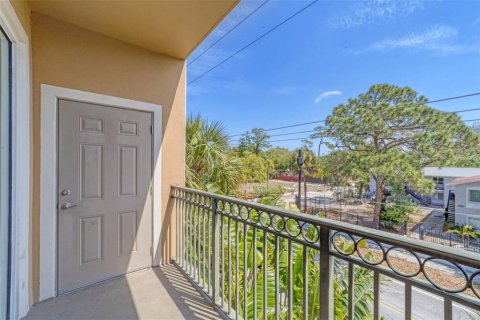 Condominio en alquiler en Sarasota, Florida, 2 dormitorios, 104.24 m2 № 1745312 - foto 6