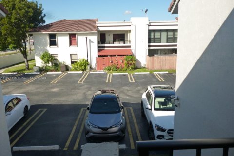 Снять в аренду квартиру в Майами, Флорида 2 спальни, 94.02м2, № 1951722 - фото 3