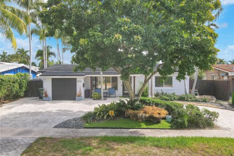 Снять в аренду виллу или дом в Окленд-Парк, Флорида 3 спальни, 145.02м2, № 2017557 - фото 2