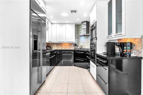 Снять в аренду виллу или дом в Окленд-Парк, Флорида 3 спальни, 145.02м2, № 2017557 - фото 20