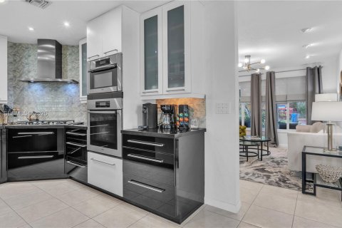 Снять в аренду виллу или дом в Окленд-Парк, Флорида 3 спальни, 145.02м2, № 2017557 - фото 18