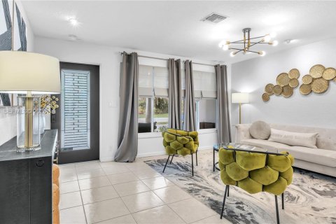 Снять в аренду виллу или дом в Окленд-Парк, Флорида 3 спальни, 145.02м2, № 2017557 - фото 7