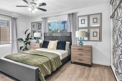 Снять в аренду виллу или дом в Окленд-Парк, Флорида 3 спальни, 145.02м2, № 2017557 - фото 22