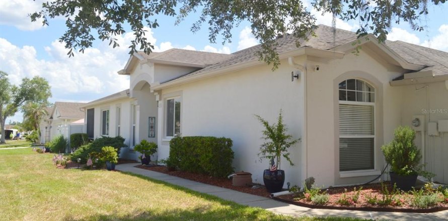 Villa ou maison à Wesley Chapel, Floride 3 chambres, 157.47 m2 № 2142746