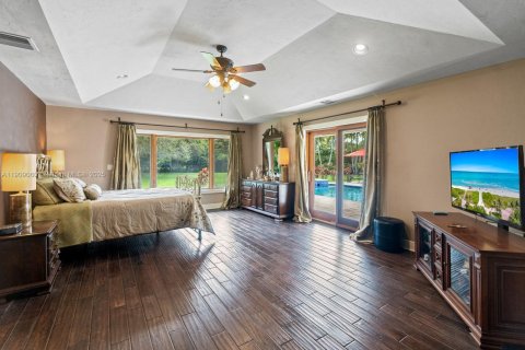 House in Pinecrest, Florida 5 bedrooms, 387.03 sq.m. № 1964414 - photo 24