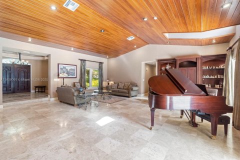 House in Pinecrest, Florida 5 bedrooms, 387.03 sq.m. № 1964414 - photo 7
