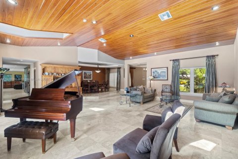 House in Pinecrest, Florida 5 bedrooms, 387.03 sq.m. № 1964414 - photo 6