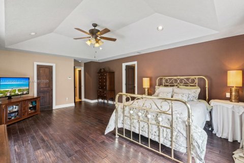 House in Pinecrest, Florida 5 bedrooms, 387.03 sq.m. № 1964414 - photo 25