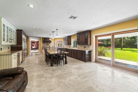 House in Pinecrest, Florida 5 bedrooms, 387.03 sq.m. № 1964414 - photo 22