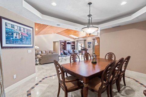 House in Pinecrest, Florida 5 bedrooms, 387.03 sq.m. № 1964414 - photo 15