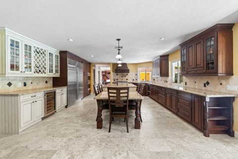 House in Pinecrest, Florida 5 bedrooms, 387.03 sq.m. № 1964414 - photo 19