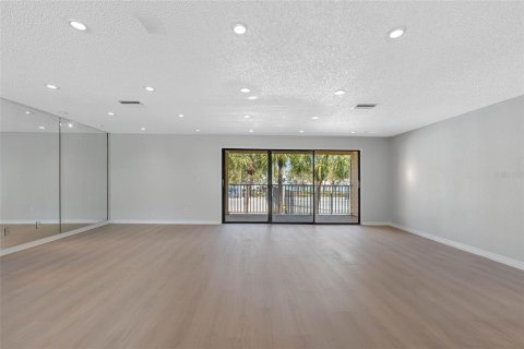 Adosado en venta en Treasure Island, Florida, 3 dormitorios, 197.88 m2 № 2151770 - foto 6