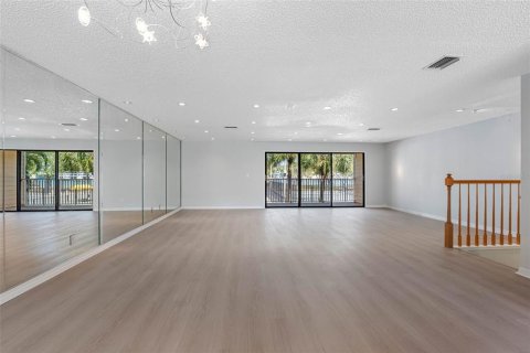 Adosado en venta en Treasure Island, Florida, 3 dormitorios, 197.88 m2 № 2151770 - foto 5