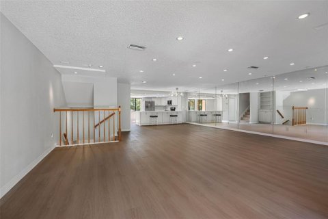 Adosado en venta en Treasure Island, Florida, 3 dormitorios, 197.88 m2 № 2151770 - foto 4