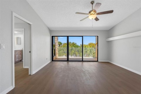 Adosado en venta en Treasure Island, Florida, 3 dormitorios, 197.88 m2 № 2151770 - foto 28
