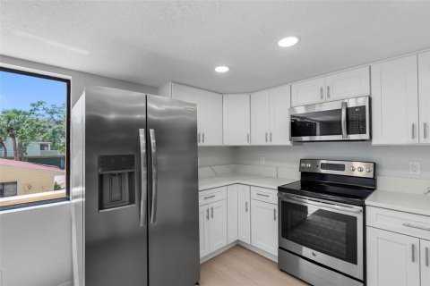 Adosado en venta en Treasure Island, Florida, 3 dormitorios, 197.88 m2 № 2151770 - foto 15
