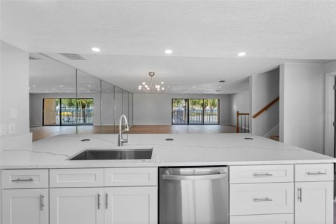 Adosado en venta en Treasure Island, Florida, 3 dormitorios, 197.88 m2 № 2151770 - foto 12
