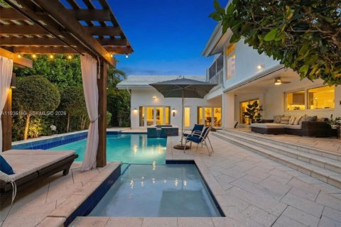 Villa ou maison à Bay Harbor Islands, Floride 5 chambres, 465.35 m2 № 2008861