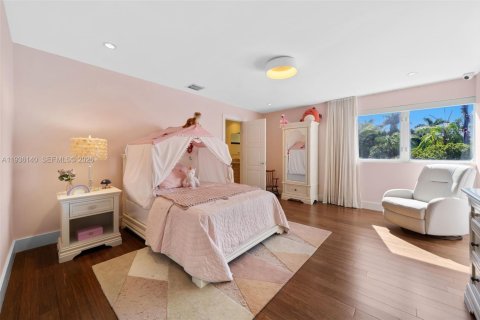 Villa ou maison à vendre à Bay Harbor Islands, Floride: 5 chambres, 465.35 m2 № 2008861 - photo 30