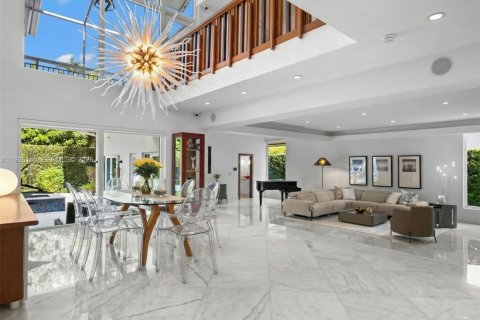 Villa ou maison à vendre à Bay Harbor Islands, Floride: 5 chambres, 465.35 m2 № 2008861 - photo 2