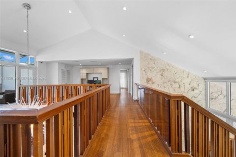 Villa ou maison à vendre à Bay Harbor Islands, Floride: 5 chambres, 465.35 m2 № 2008861 - photo 26