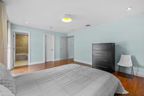 Villa ou maison à vendre à Bay Harbor Islands, Floride: 5 chambres, 465.35 m2 № 2008861 - photo 28