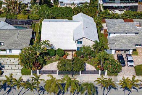 Villa ou maison à vendre à Bay Harbor Islands, Floride: 5 chambres, 465.35 m2 № 2008861 - photo 9