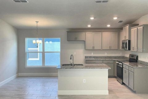 House in Hudson, Florida 3 bedrooms, 140.75 sq.m. № 2230780 - photo 12