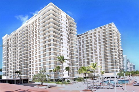 Copropriété à vendre à Bal Harbour, Floride: 2 chambres, 180.42 m2 № 2090298 - photo 2
