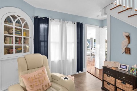 House in New Smyrna Beach, Florida 4 bedrooms, 213.21 sq.m. № 2427525 - photo 9