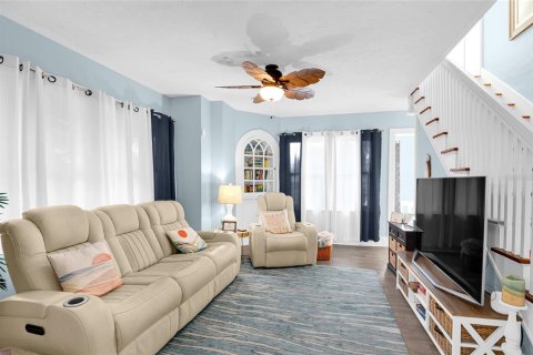 House in New Smyrna Beach, Florida 4 bedrooms, 213.21 sq.m. № 2427525 - photo 11