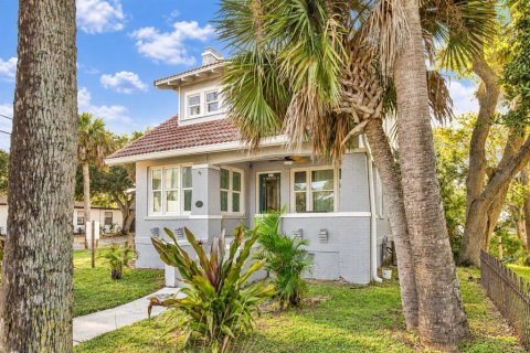 House in New Smyrna Beach, Florida 4 bedrooms, 213.21 sq.m. № 2427525 - photo 21