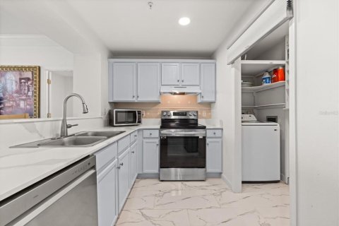 Copropriété à vendre à Tampa, Floride: 2 chambres, 108.7 m2 № 2092104 - photo 9