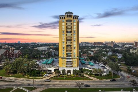 Copropriété à vendre à Tampa, Floride: 2 chambres, 108.7 m2 № 2092104 - photo 2