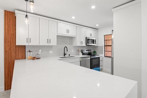 Condo in Boca Raton, Florida, 2 bedrooms  № 2275394 - photo 3