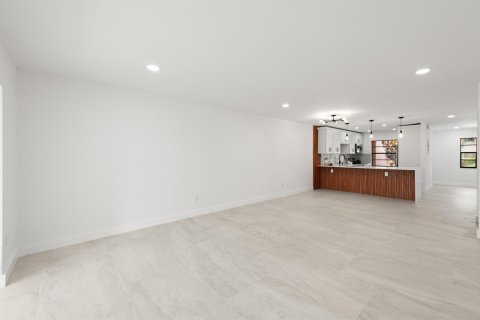 Condo in Boca Raton, Florida, 2 bedrooms  № 2275394 - photo 16
