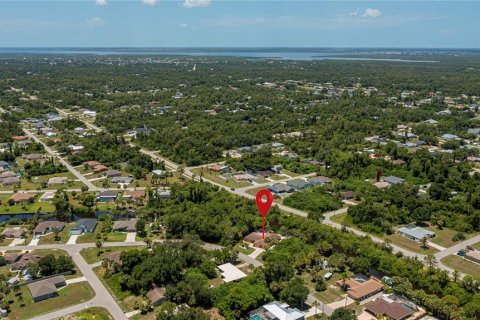 Villa ou maison à vendre à Port Charlotte, Floride: 3 chambres, 190.73 m2 № 2209671 - photo 2