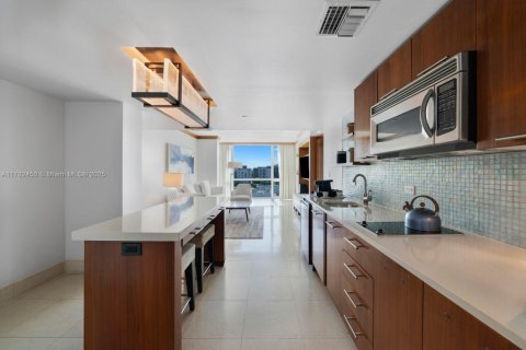 Condo in Miami Beach, Florida, 1 bedroom  № 1667483 - photo 3