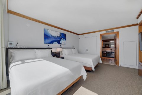 Condo in Miami Beach, Florida, 1 bedroom  № 1667483 - photo 13