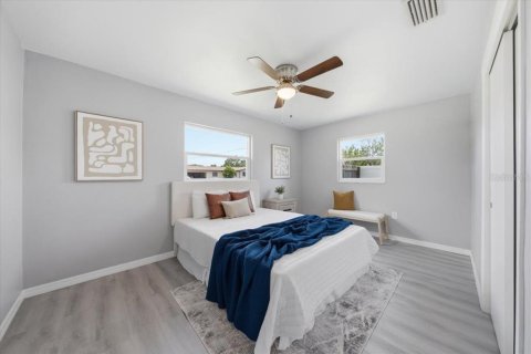 House in Largo, Florida 3 bedrooms, 109.16 sq.m. № 2226303 - photo 21