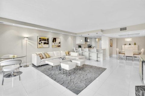 Condo in Fort Lauderdale, Florida, 2 bedrooms № 2154967 - photo 25
