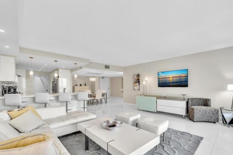 Condo in Fort Lauderdale, Florida, 2 bedrooms № 2154967 - photo 27